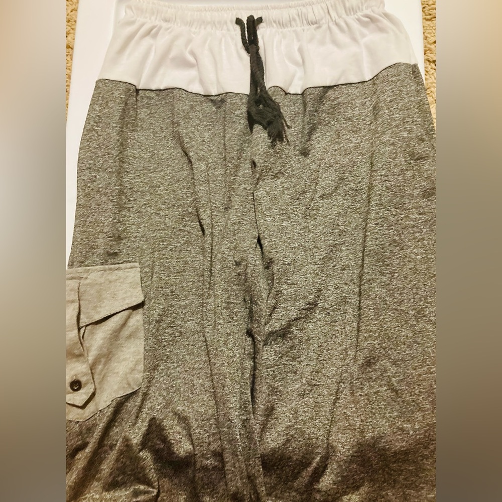 LOTUS BOSS SHINE: women’s cargo wide leg poly-blend pants. Size large